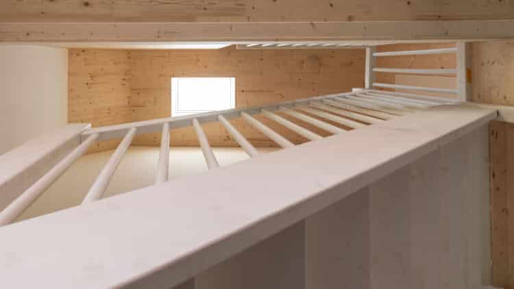 Trappengat met dakraam voor extra daglicht