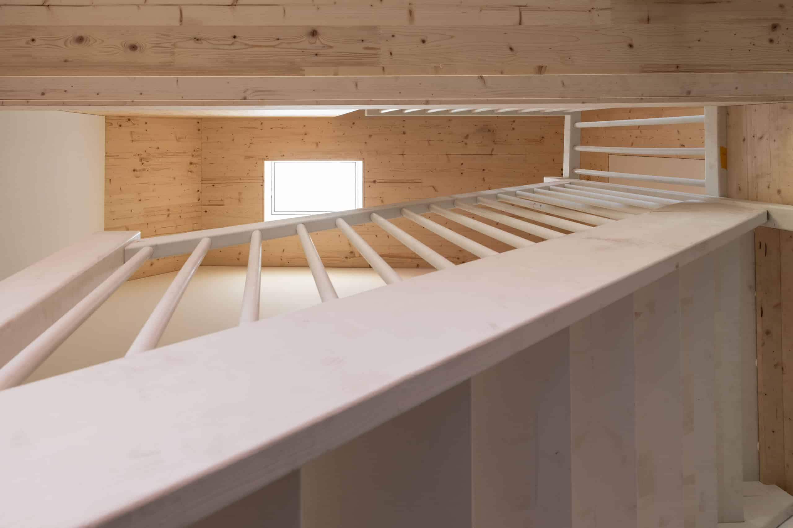 Trappengat met dakraam voor extra daglicht