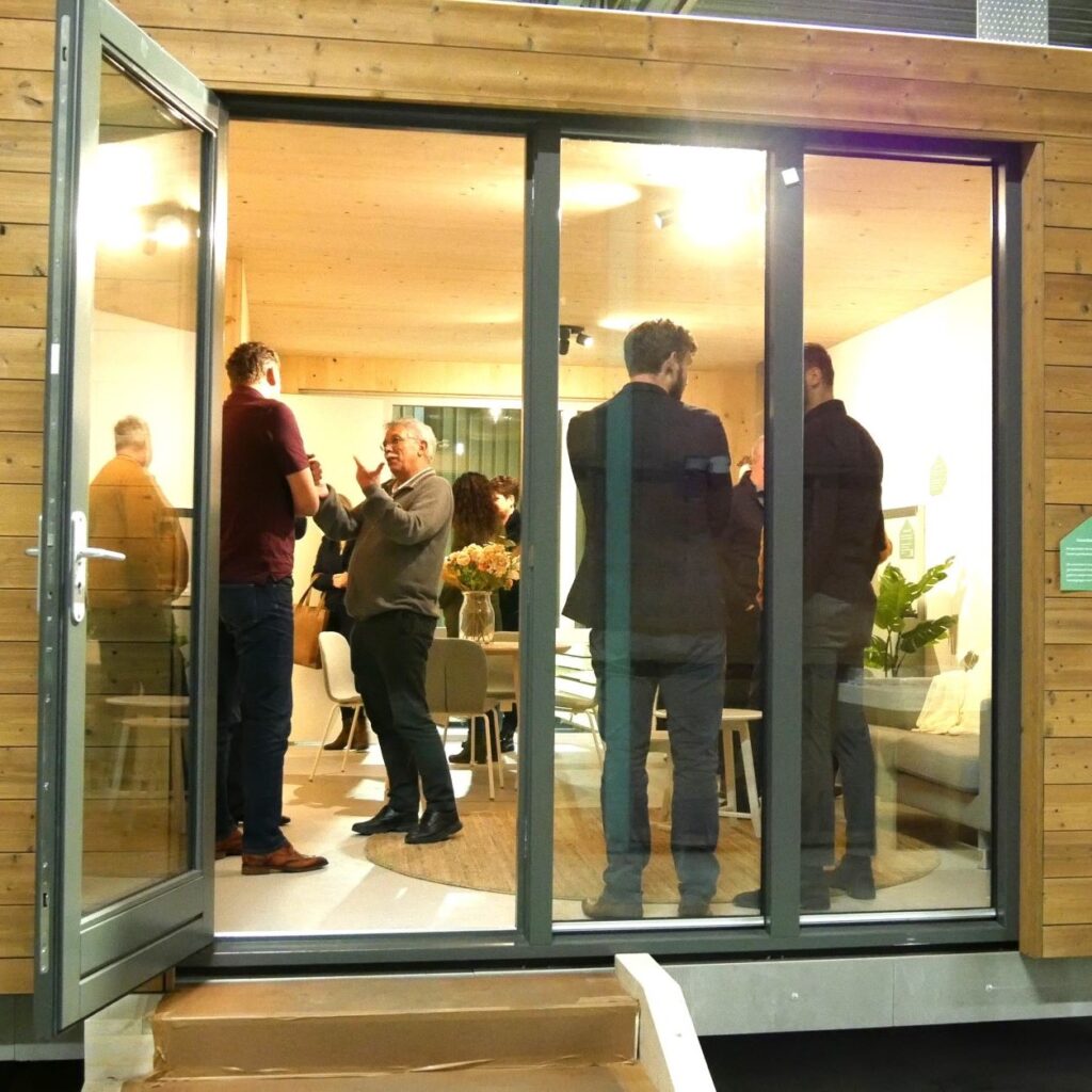 Bezoek modelwoning tijdens kennissessie