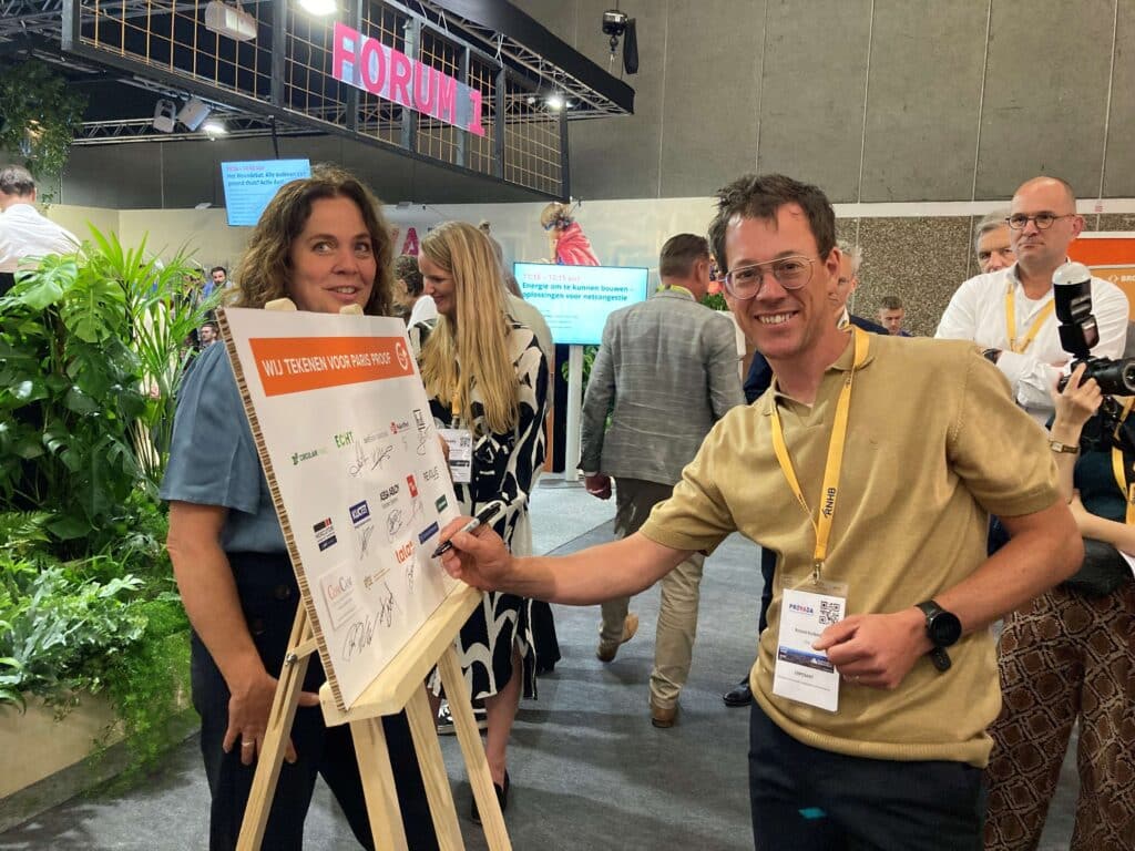 Ondertekenen Paris Proof Commitment Tala