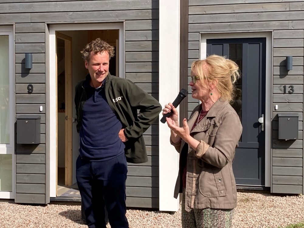 Oplevering Olstergaard met Ieke Selen en Marijke Kool