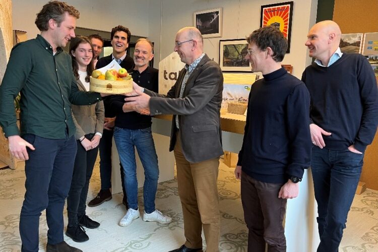 Tekenen contract Wonion en Tala