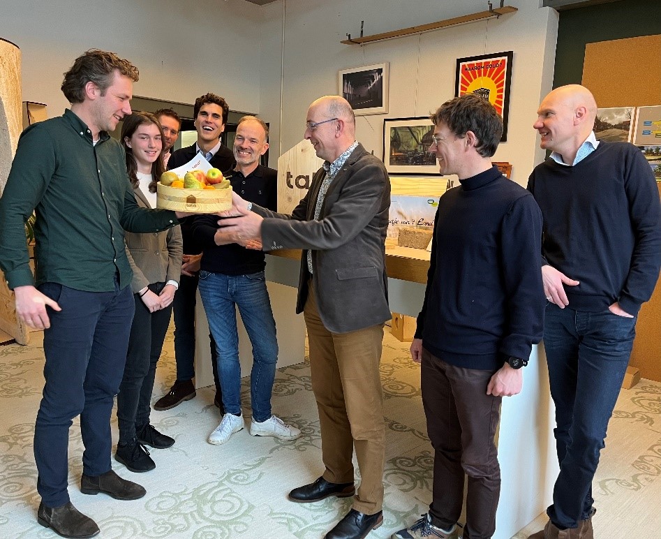 Tekenen contract Wonion en Tala